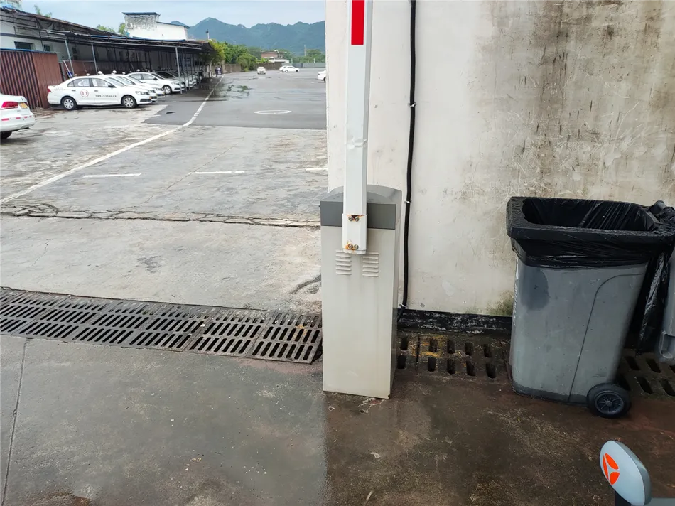 某考场大门道闸移机