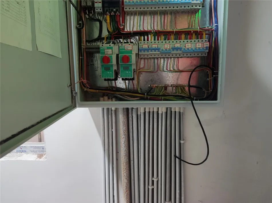 某工厂设备室安装密码门禁