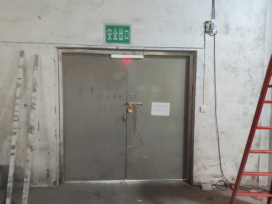 工厂防火门安装海康门禁