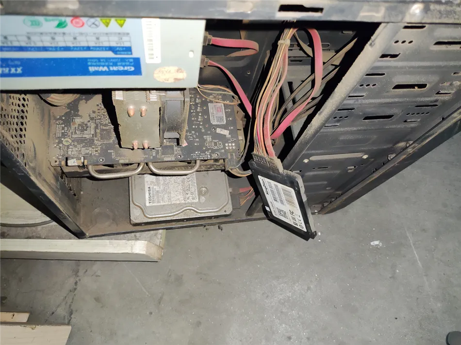 某公司电脑硬盘损坏更换硬盘