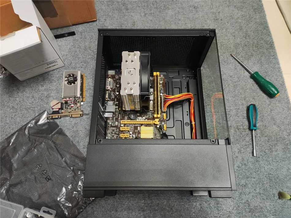 某公司二次回购办公电脑一套