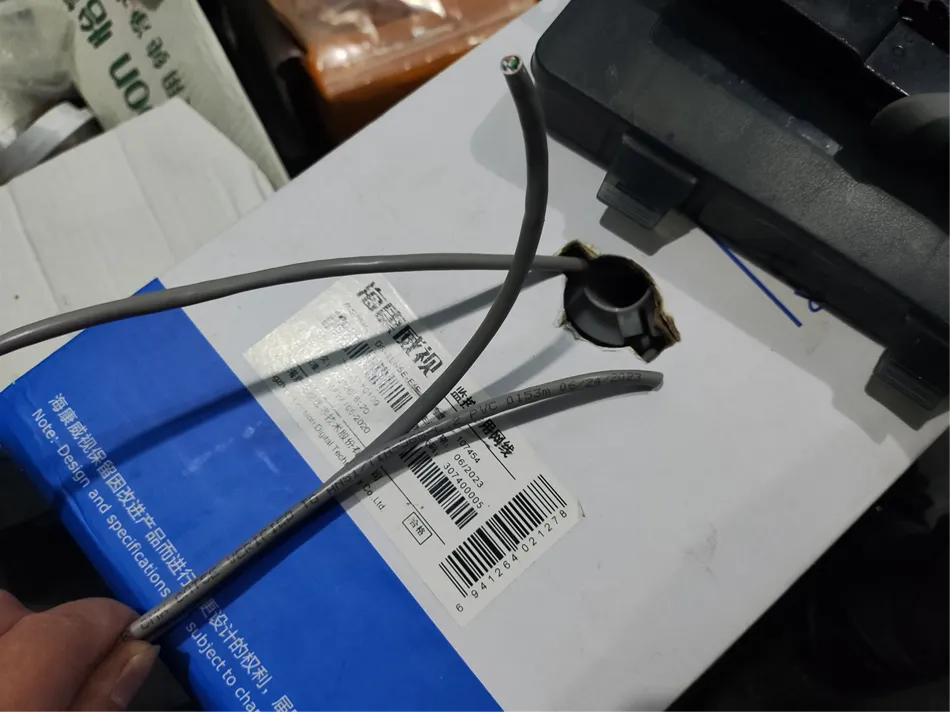 某工厂新增办公工位布网线