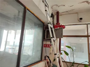 某公司弱电箱漏水整改